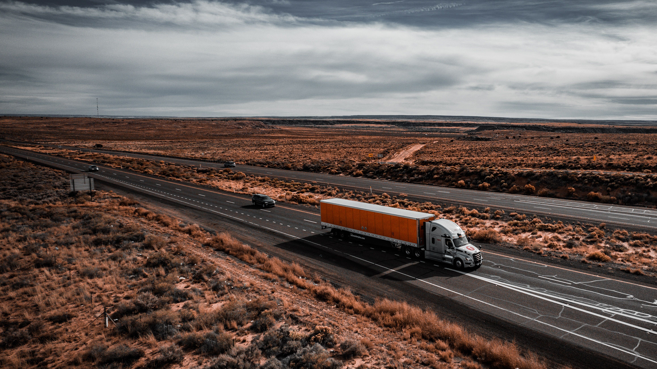 Schneider trailer being pulled by a Torc autonomous truck, Arizon 2023.